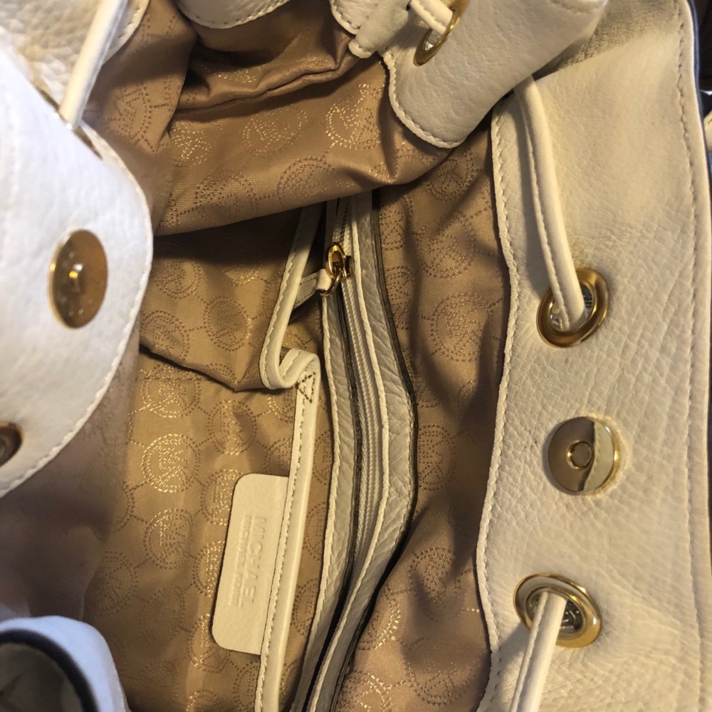 AUTHENTIC Michael Kors handbag with gold hardware - Picture 3 of 4